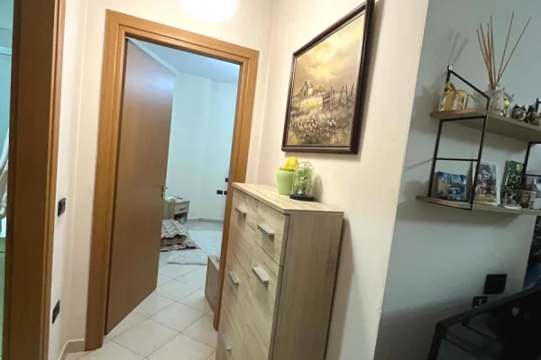 Shtepi me qera Apartament ne Tirane, 1+1, Mobilimi E mobiluar, Pagesa 45,000  Leke.