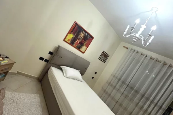 Shtepi me qera Apartament ne Tirane, 1+1, Mobilimi E mobiluar, Pagesa 45,000  Leke.