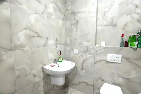 Shtepi me qera Apartament ne Tirane, 2+1, Mobilimi E mobiluar, Pagesa 70,000  Leke.