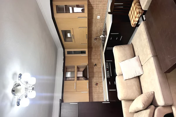 Shtepi me qera Apartament ne Tirane, 2+1, Mobilimi E mobiluar, Pagesa 45,000  Leke.