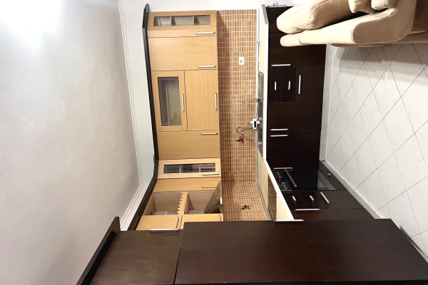 Shtepi me qera Apartament ne Tirane, 2+1, Mobilimi E mobiluar, Pagesa 45,000  Leke.