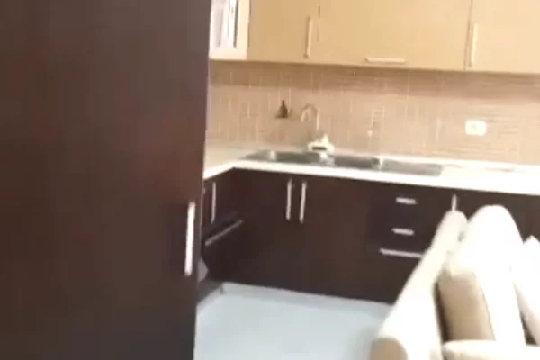 Shtepi me qera Apartament ne Tirane, 2+1, Mobilimi E mobiluar, Pagesa 45,000  Leke.