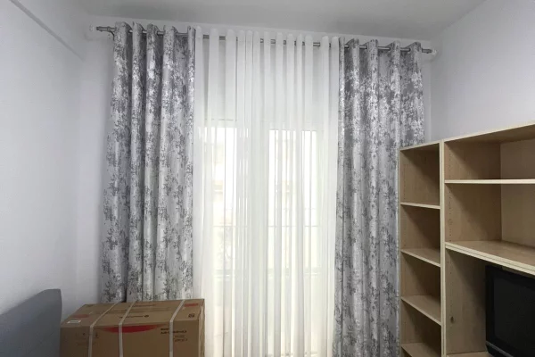 Shtepi me qera Apartament ne Tirane, 1+1, Mobilimi E mobiluar, Pagesa 450  Euro.