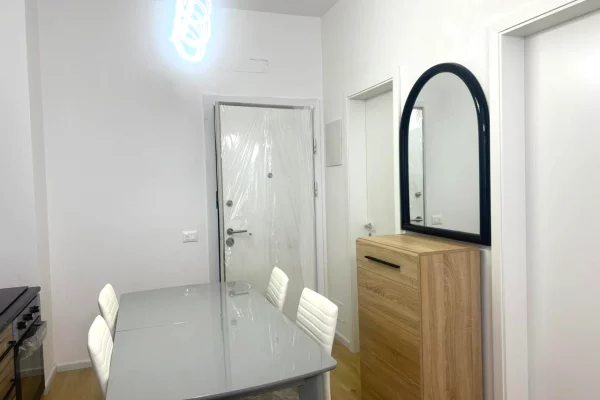 Shtepi me qera Apartament ne Tirane, 1+1, Mobilimi E mobiluar, Pagesa 40,000  Leke.