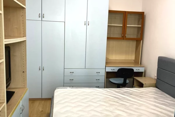 Shtepi me qera Apartament ne Tirane, 1+1, Mobilimi E mobiluar, Pagesa 40,000  Leke.