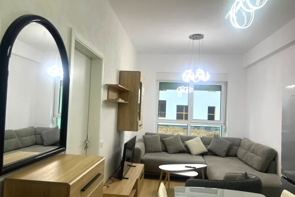 Shtepi me qera 1+1 ne Tirane - 40,000 Leke
