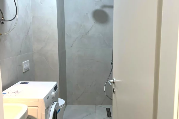 Shtepi me qera Apartament ne Tirane, 1+1, Mobilimi E mobiluar, Pagesa 40,000  Leke.