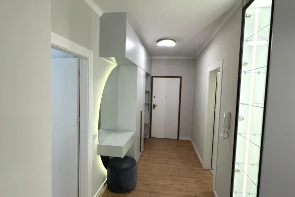 Shtepi me qera Apartament ne Tirane, 2+1, Mobilimi E mobiluar, Pagesa 1,000  Euro.