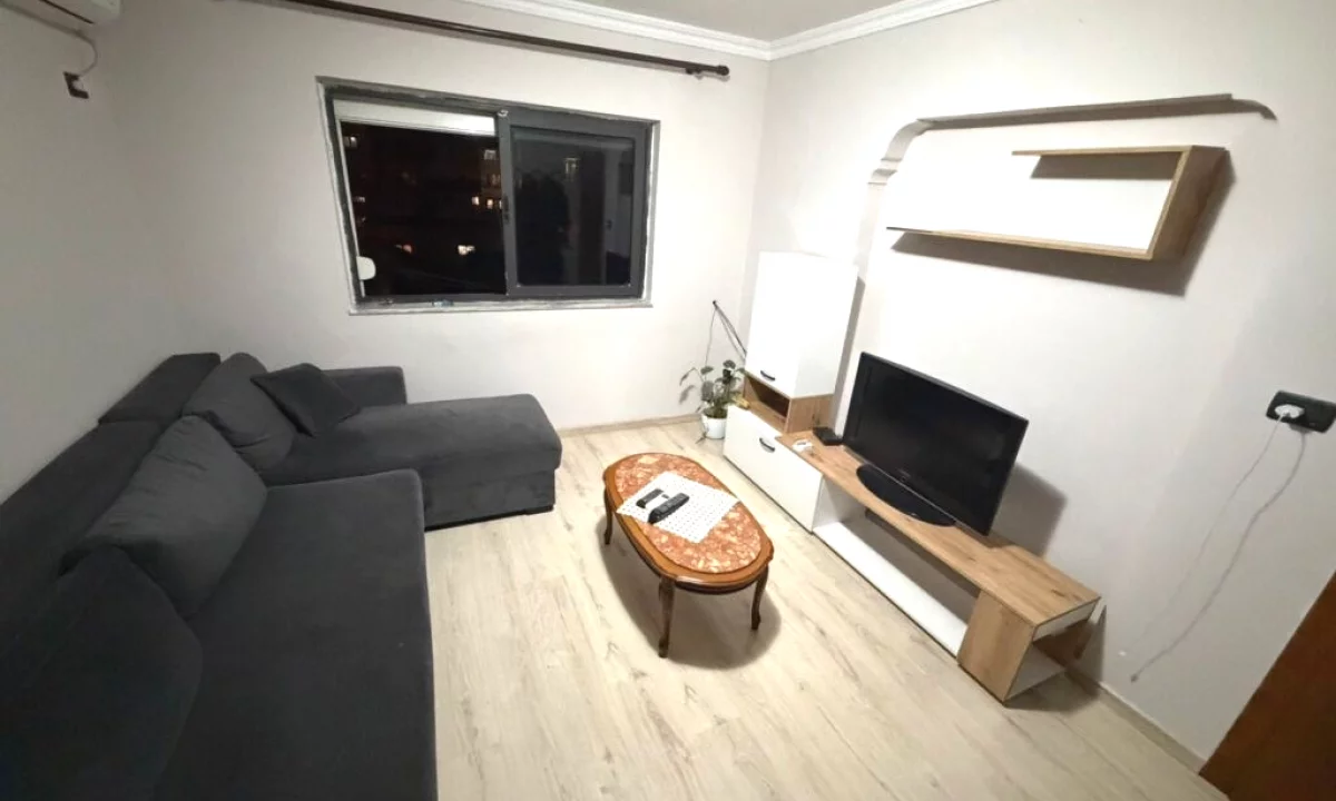 Shtepi me qera Apartament ne Tirane, 1+1, Mobilimi E mobiluar, Pagesa 500  Euro.