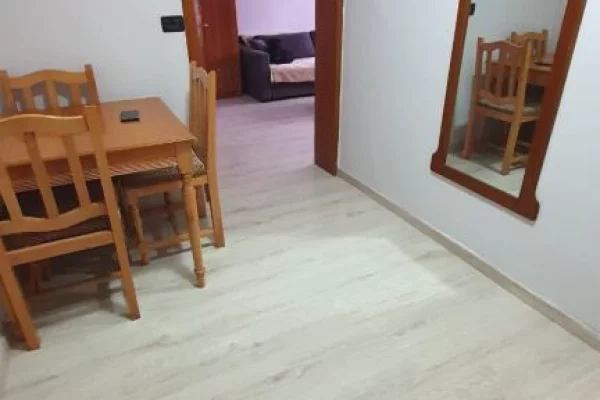 Shtepi me qera Apartament ne Tirane, 1+1, Mobilimi E mobiluar, Pagesa 500  Euro.