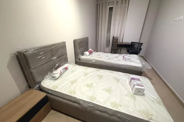 Shtepi me qera Apartament ne Tirane, 2+1, Mobilimi E mobiluar, Pagesa 650  Euro.