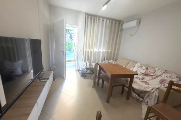 Shtepi me qera Apartament ne Tirane, 2+1, Mobilimi E mobiluar, Pagesa 650  Euro.