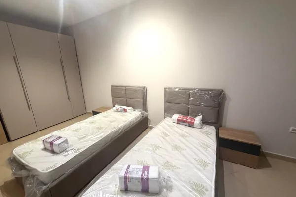 Shtepi me qera Apartament ne Tirane, 2+1, Mobilimi E mobiluar, Pagesa 650  Euro.