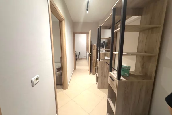 Shtepi me qera Apartament ne Tirane, 2+1, Mobilimi E mobiluar, Pagesa 650  Euro.