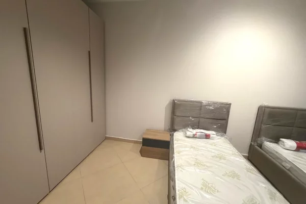 Shtepi me qera Apartament ne Tirane, 2+1, Mobilimi E mobiluar, Pagesa 650  Euro.