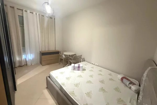 Shtepi me qera Apartament ne Tirane, 2+1, Mobilimi E mobiluar, Pagesa 650  Euro.