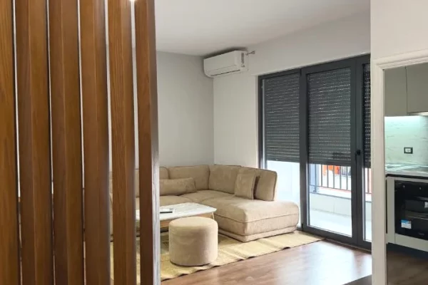 Shtepi me qera Apartament ne Tirane, 1+1, Mobilimi E mobiluar, Pagesa 650  Euro.