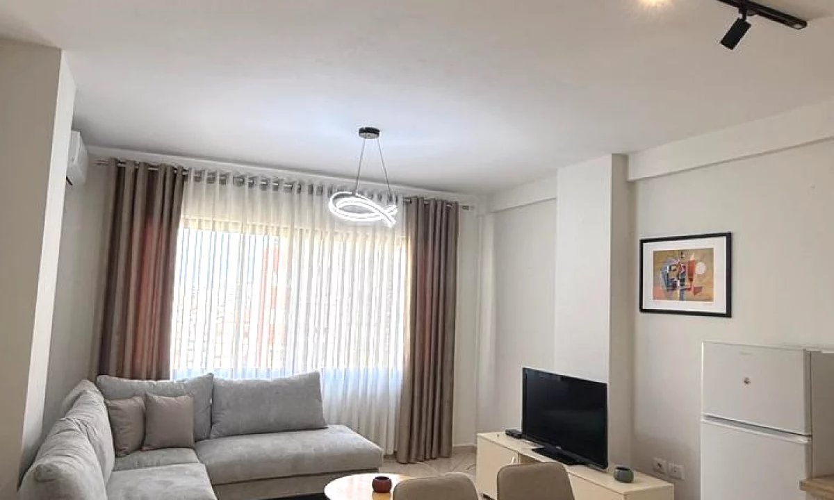 Shtepi me qera Apartament ne Tirane, 2+1, Mobilimi E mobiluar, Pagesa 500  Euro.