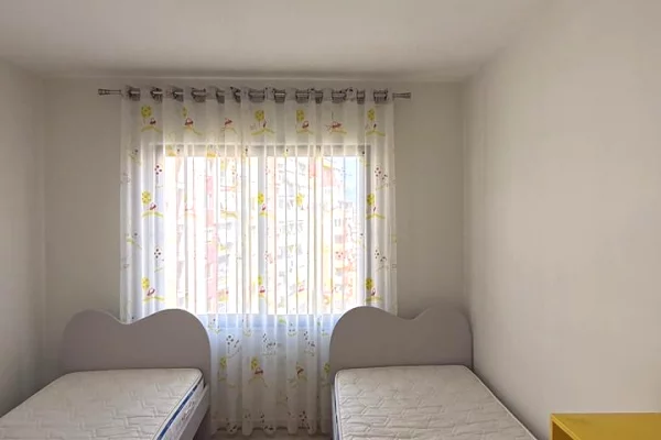 Shtepi me qera Apartament ne Tirane, 2+1, Mobilimi E mobiluar, Pagesa 500  Euro.