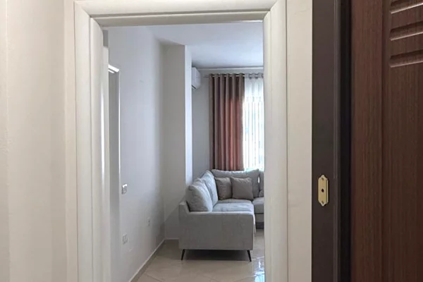 Shtepi me qera Apartament ne Tirane, 2+1, Mobilimi E mobiluar, Pagesa 500  Euro.