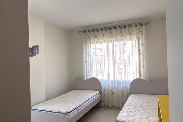 Shtepi me qera Apartament ne Tirane, 2+1, Mobilimi E mobiluar, Pagesa 500  Euro.