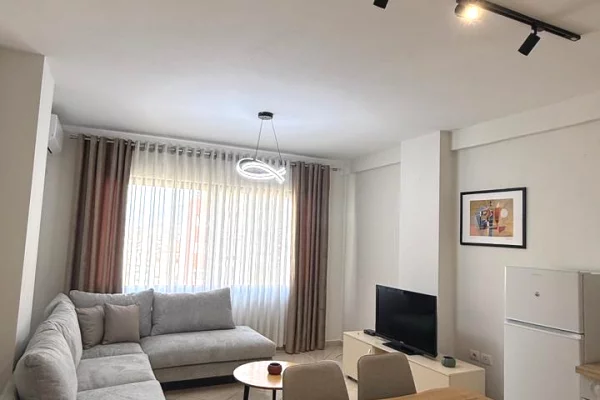 Shtepi me qera 2+1 ne Tirane - 500 Euro