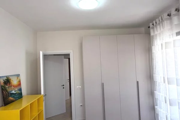 Shtepi me qera Apartament ne Tirane, 2+1, Mobilimi E mobiluar, Pagesa 500  Euro.