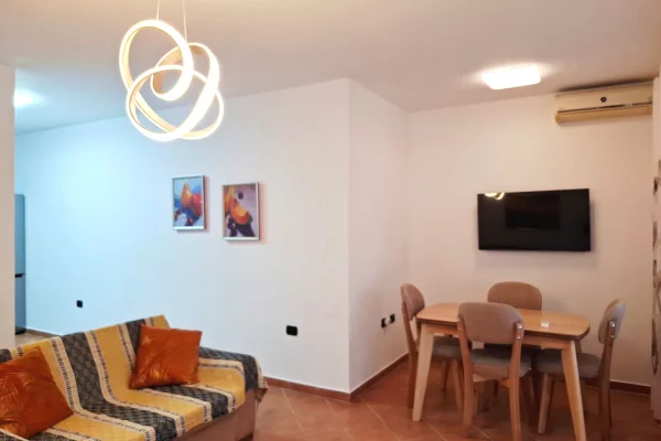 Shtepi me qera Apartament ne Tirane, 2+1, Mobilimi E mobiluar, Pagesa 600  Euro.