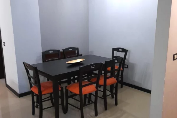 Shtepi me qera Apartament ne Tirane, 2+1, Mobilimi E mobiluar, Pagesa 50,000  Leke.