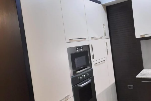 Shtepi me qera Apartament ne Tirane, 2+1, Mobilimi E mobiluar, Pagesa 50,000  Leke.