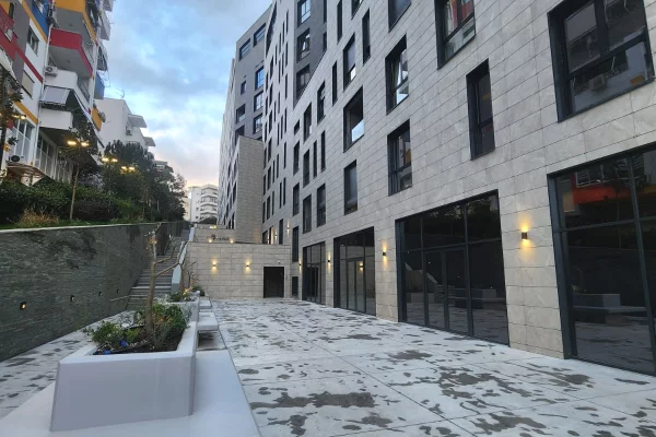 Shtepi me qera Apartament ne Tirane, 2+1, Mobilimi E mobiluar, Pagesa 850  Euro.