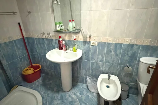 Shtepi me qera Apartament ne Tirane, 2+1, Mobilimi E mobiluar, Pagesa 750  Euro.