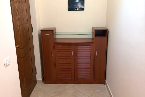 Shtepi me qera Apartament ne Tirane, 2+1, Mobilimi E mobiluar, Pagesa 750  Euro.