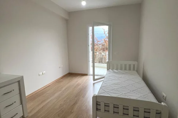 Shtepi me qera Apartament ne Tirane, 2+1, Mobilimi E mobiluar, Pagesa 60,000  Leke.