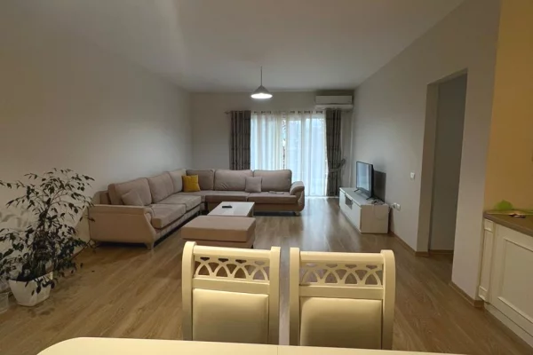 Shtepi me qera Apartament ne Tirane, 2+1, Mobilimi E mobiluar, Pagesa 60,000  Leke.