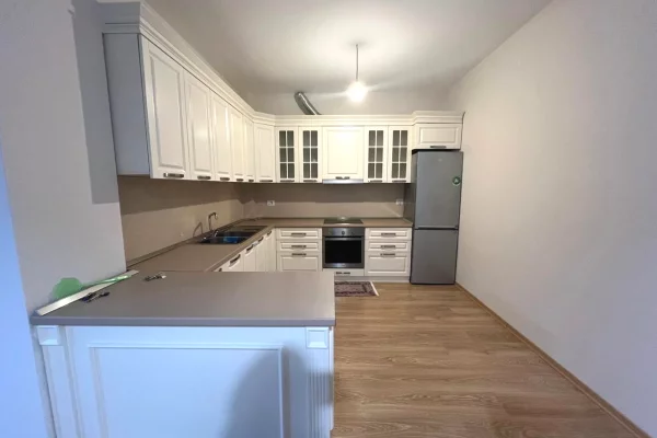 Shtepi me qera Apartament ne Tirane, 2+1, Mobilimi E mobiluar, Pagesa 60,000  Leke.