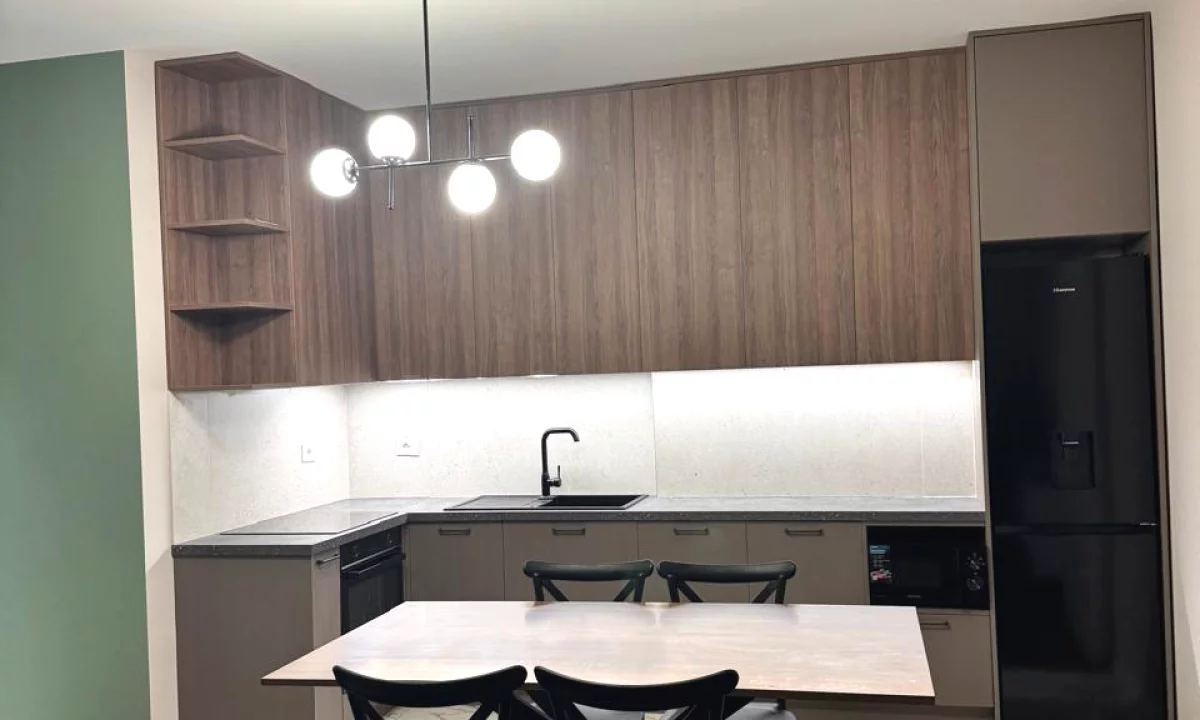 Shtepi me qera Apartament ne Tirane, 2+1, Mobilimi E mobiluar, Pagesa 80,000  Leke.