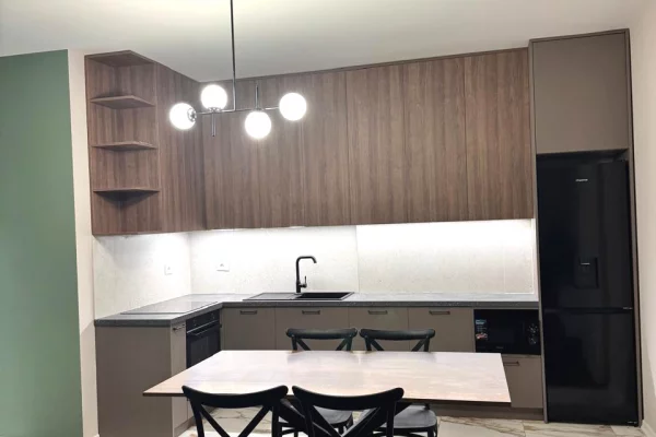 Shtepi me qera 2+1 ne Tirane - 80,000 Leke