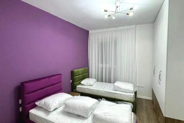 Shtepi me qera Apartament ne Tirane, 2+1, Mobilimi E mobiluar, Pagesa 80,000  Leke.