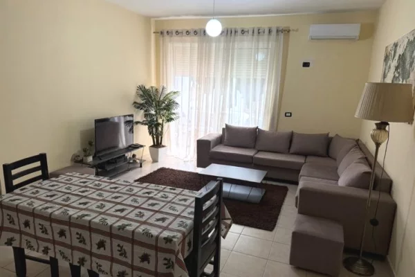 Jepet me qira 2+1+2 LIQENI I THATE 550 mije leke