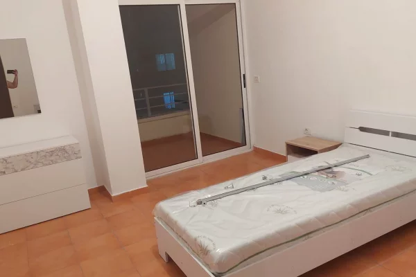 Shtepi me qera Apartament ne Tirane, 2+1, Mobilimi E mobiluar, Pagesa 45,000  Leke.