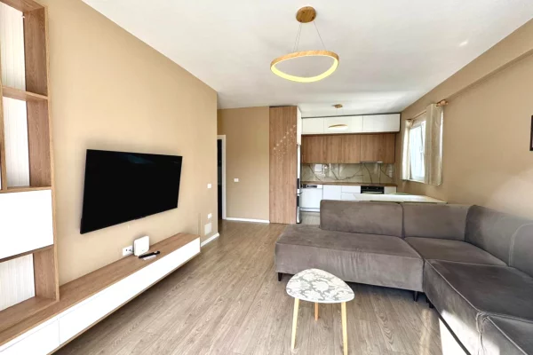 Shtepi ne shitje Apartament ne Tirane, 2+1, Mobilimi E mobiluar, Pagesa 278,000  Euro.