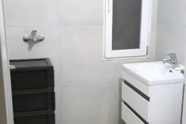 Shtepi me qera Apartament ne Tirane, 2+1, Mobilimi E mobiluar, Pagesa 550  Euro.