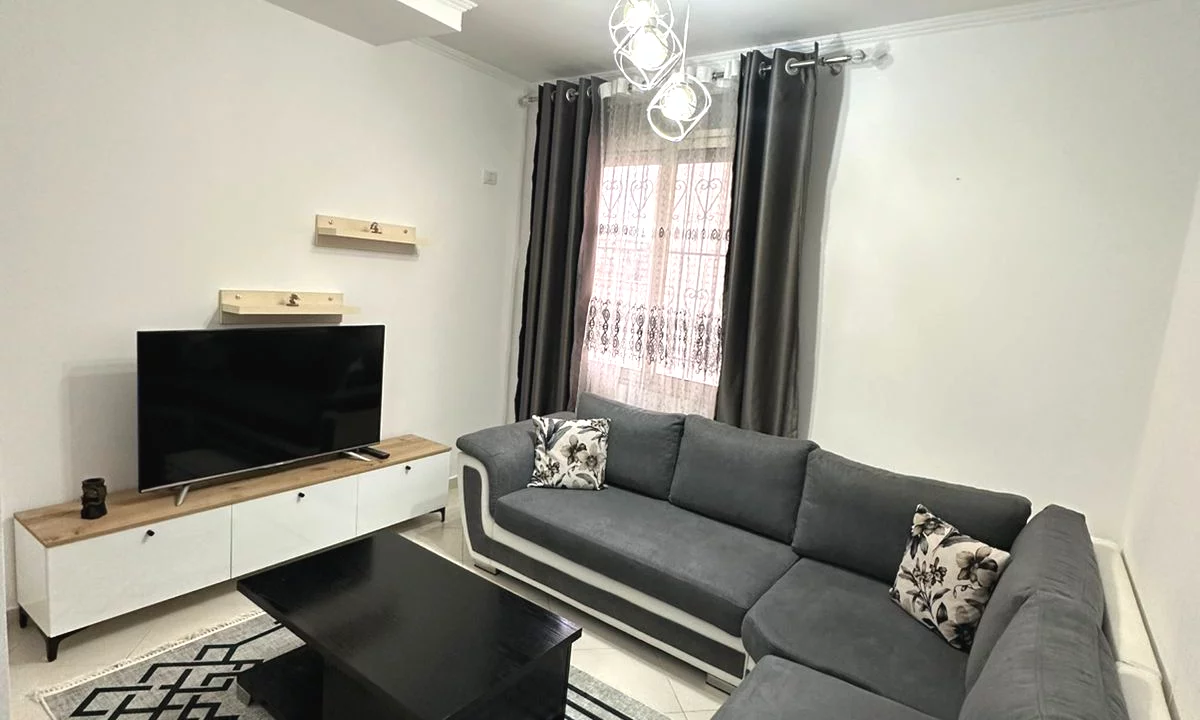 Shtepi me qera Apartament ne Tirane, 1+1, Mobilimi E mobiluar, Pagesa 500  Euro.