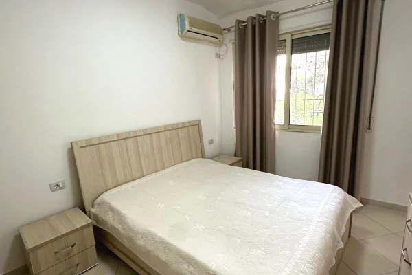 Shtepi me qera Apartament ne Tirane, 1+1, Mobilimi E mobiluar, Pagesa 500  Euro.