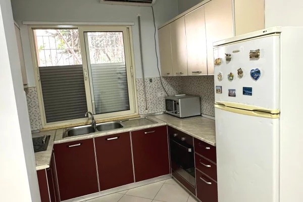 Shtepi me qera Apartament ne Tirane, 1+1, Mobilimi E mobiluar, Pagesa 500  Euro.