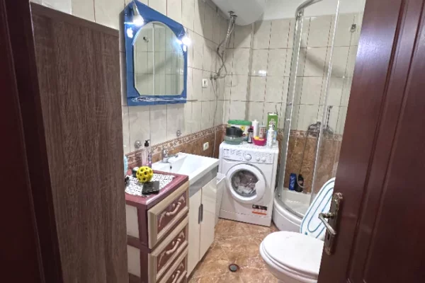 Shtepi me qera Apartament ne Tirane, 1+1, Mobilimi E mobiluar, Pagesa 43,000  Leke.