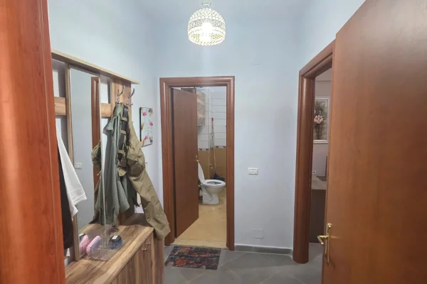 Shtepi me qera Apartament ne Tirane, 1+1, Mobilimi E mobiluar, Pagesa 450  Euro.