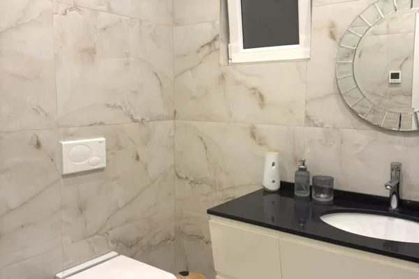 Shtepi me qera Apartament ne Tirane, 2+1, Mobilimi E mobiluar, Pagesa 850  Euro.