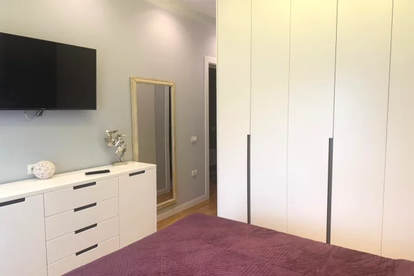 Shtepi me qera Apartament ne Tirane, 2+1, Mobilimi E mobiluar, Pagesa 850  Euro.